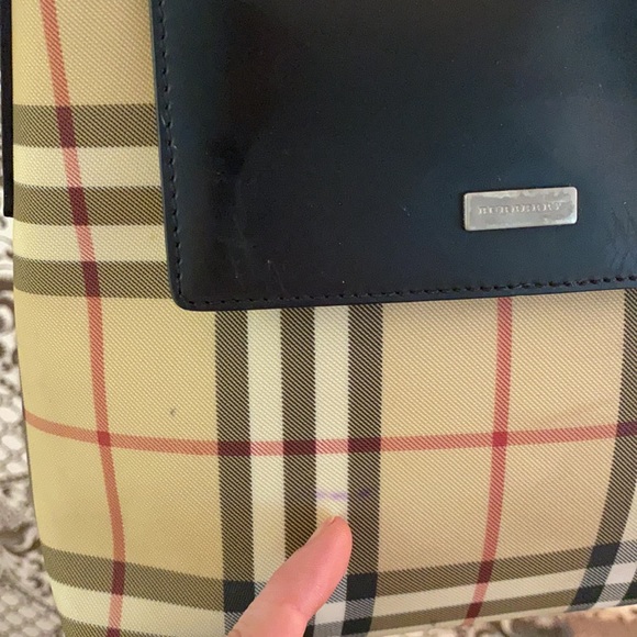 BURBERRY 💯 plaid leather handbag tote solid price - Picture 6 of 16